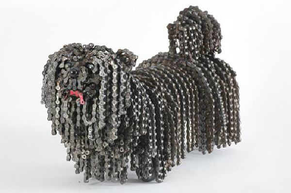 Nirit-Levav-chain-dog-sculpture